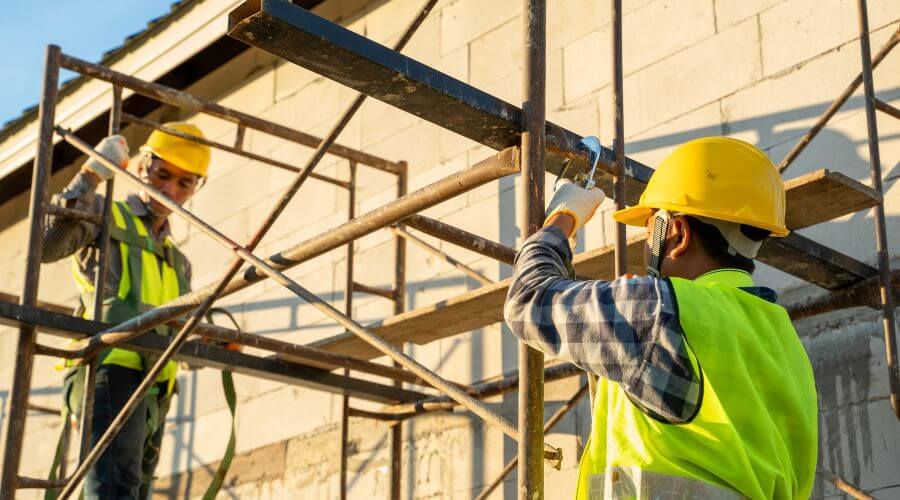 Professional gutter cleaning in Lecompton, KS